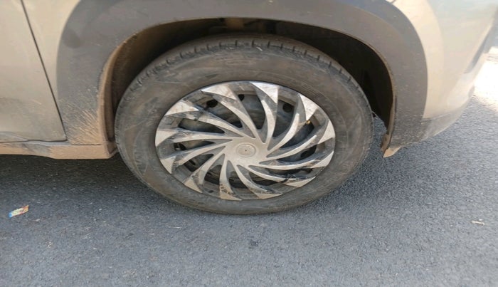 2018 Mahindra KUV 100 NXT K6+ P 6 STR, Petrol, Manual, 75,653 km, tyre