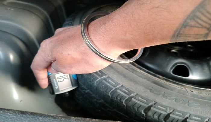 2017 Maruti Alto K10 VXI, Petrol, Manual, 32,664 km, tyre