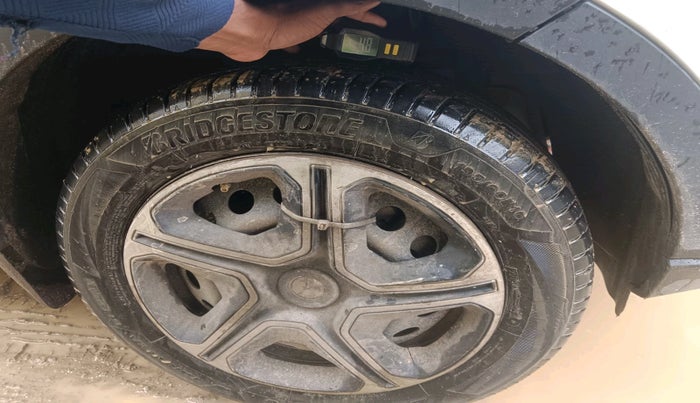 2022 Tata NEXON XM SUNROOF PETROL, Petrol, Manual, 66,597 km, tyre