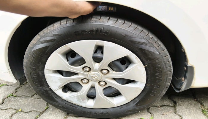 2014 Hyundai Xcent S 1.2, Petrol, Manual, 1,07,328 km, tyre