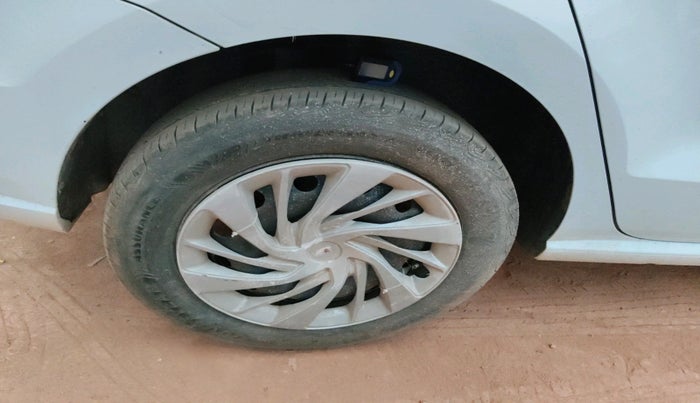 2019 Volkswagen Ameo COMFORTLINE 1.0L, Petrol, Manual, 89,559 km, tyre