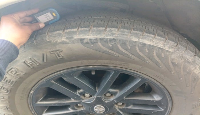 2016 Toyota Fortuner 3.0 4X2 MT, Diesel, Manual, 3,22,218 km, tyre