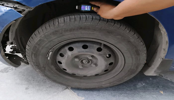 2013 Maruti Swift VDI, Diesel, Manual, 1,84,767 km, tyre