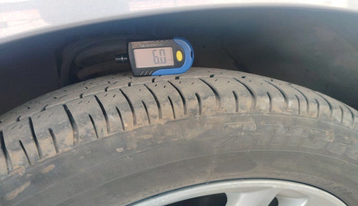 2019 Toyota Innova Crysta 2.4 VX 8 STR, Diesel, Manual, 1,51,500 km, tyre