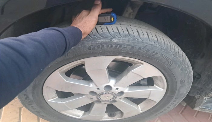 2016 Mercedes Benz GLE 250 D4 MATIC, Diesel, Automatic, 1,60,986 km, tyre