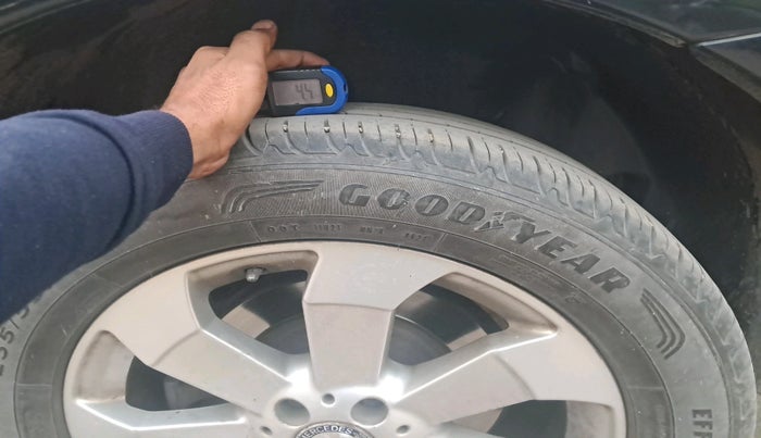 2016 Mercedes Benz GLE 250 D4 MATIC, Diesel, Automatic, 1,60,986 km, tyre