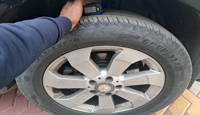 2016 Mercedes Benz GLE 250 D4 MATIC, Diesel, Automatic, 1,60,986 km, tyre