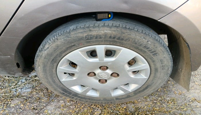 2012 Hyundai i20 MAGNA 1.4 CRDI, Diesel, Manual, 1,06,995 km, tyre