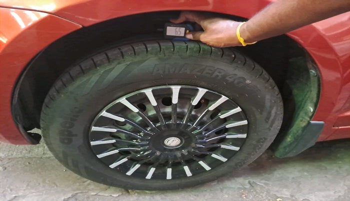 2010 Maruti Swift VXI, Petrol, Manual, 1,34,552 km, tyre