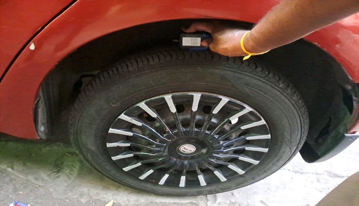 2010 Maruti Swift VXI, Petrol, Manual, 1,34,552 km, tyre