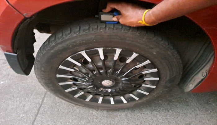 2010 Maruti Swift VXI, Petrol, Manual, 1,34,552 km, tyre