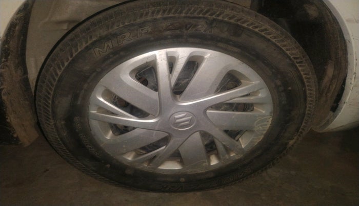 2017 Maruti Swift VXI, Petrol, Manual, 17,695 km, tyre