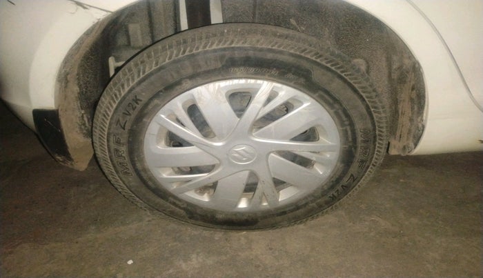 2017 Maruti Swift VXI, Petrol, Manual, 17,695 km, tyre