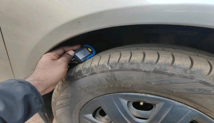 2013 Skoda Fabia AMBITION PLUS 1.2 MPI, Petrol, Manual, 1,21,794 km, tyre