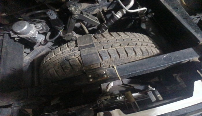 2017 Mahindra E20 Plus P6, Electric, Automatic, 41,323 km, tyre