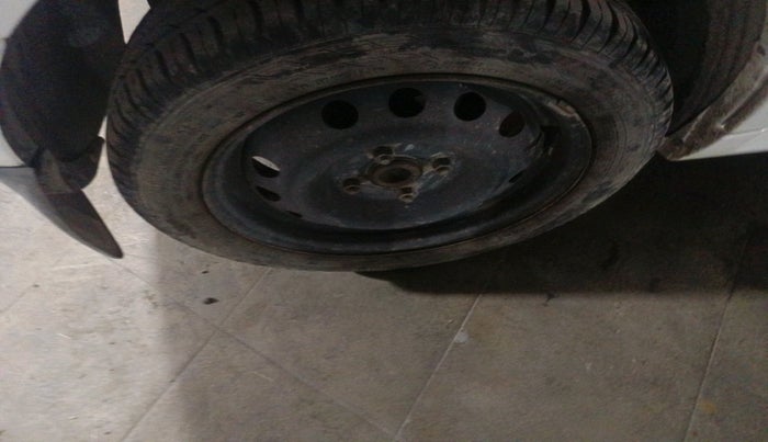 2017 Mahindra E20 Plus P6, Electric, Automatic, 41,323 km, tyre