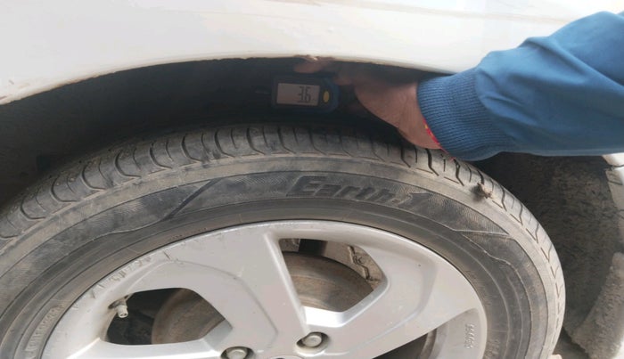 2016 Honda City 1.5L I-VTEC V MT, Petrol, Manual, 1,31,521 km, tyre