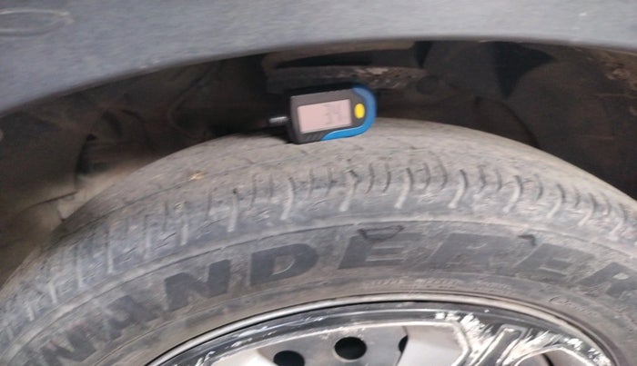 2019 Mahindra XUV300 W4 1.2 PETROL, Petrol, Manual, 94,458 km, tyre