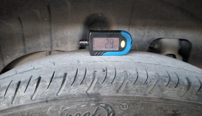 2019 Mahindra XUV300 W4 1.2 PETROL, Petrol, Manual, 94,458 km, tyre