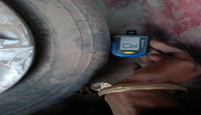 2014 Hyundai Eon MAGNA +, Petrol, Manual, 73,959 km, tyre