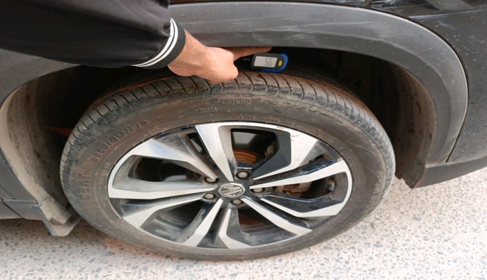 2024 MG HECTOR PLUS SHARP PRO 1.5 PETROL TURBO CVT 7 STR, Petrol, Automatic, 24,821 km, tyre