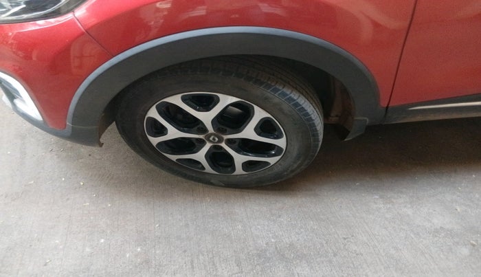 2018 Renault Captur RXT DIESEL DUAL TONE, Diesel, Manual, 23,092 km, tyre