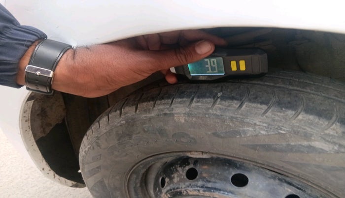 2015 Maruti Alto 800 VXI, Petrol, Manual, 66,736 km, tyre