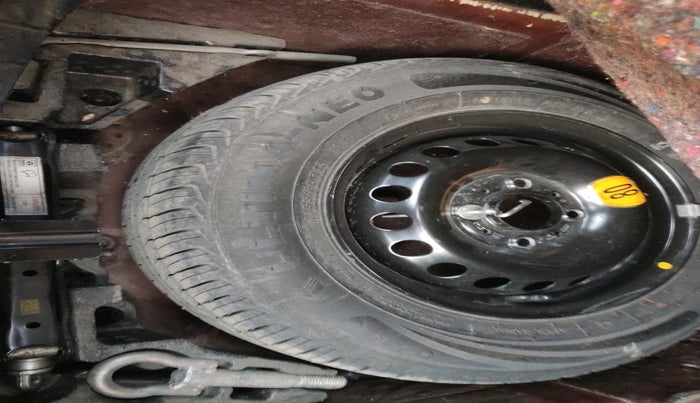 2020 Tata TIGOR XE PETROL, Petrol, Manual, 56,607 km, tyre