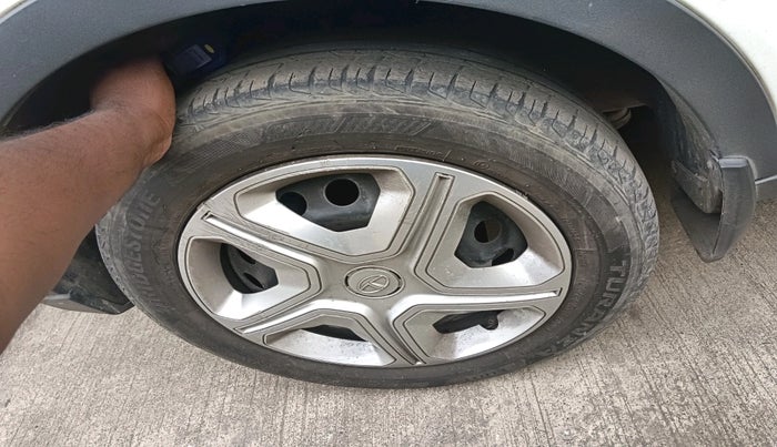 2022 Tata NEXON XMA SUNROOF DIESEL, Diesel, Automatic, 71,329 km, tyre