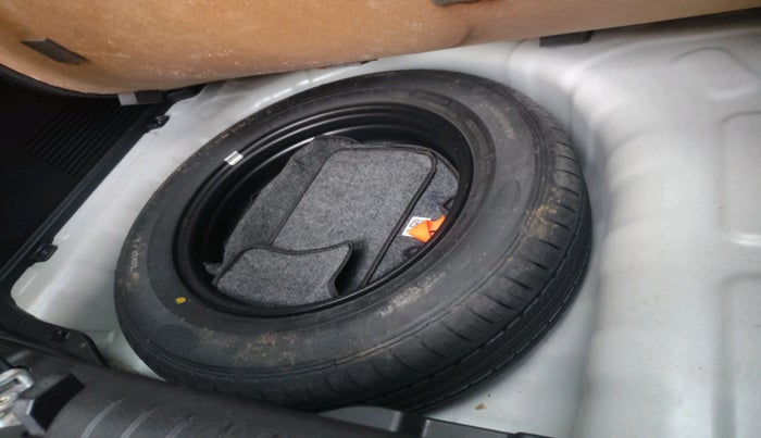 2022 Hyundai VENUE S 1.2, Petrol, Manual, 5,872 km, tyre