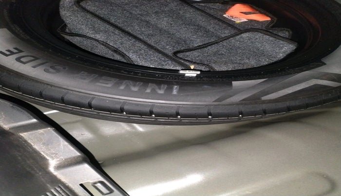 2023 Hyundai VENUE SX 1.5 CRDI, Diesel, Manual, 14,846 km, tyre