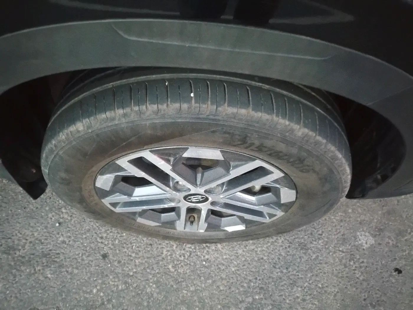 2023 Hyundai VENUE SX 1.5 CRDI, Diesel, Manual, 14,846 km, tyre