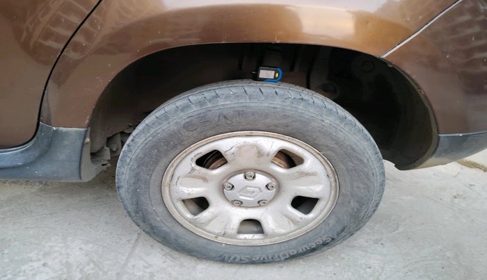 2014 Renault Duster 85 PS RXE DIESEL, Diesel, Manual, 1,71,584 km, tyre