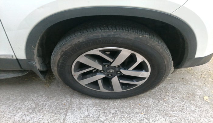 2021 Tata Harrier XZA PLUS 2.0L DUAL TONE, Diesel, Automatic, 95,142 km, tyre