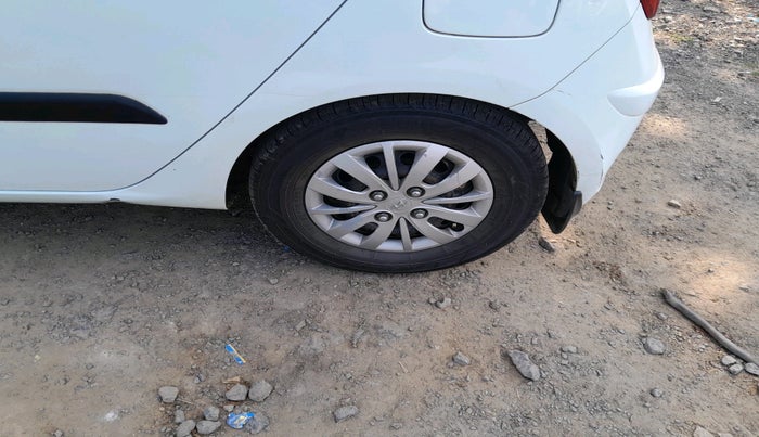 2013 Hyundai i10 MAGNA 1.1, Petrol, Manual, 1,57,348 km, tyre