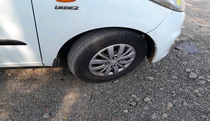 2013 Hyundai i10 MAGNA 1.1, Petrol, Manual, 1,57,348 km, tyre