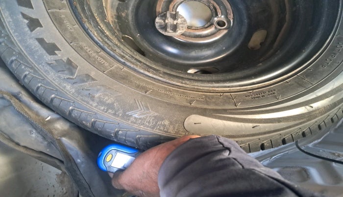 2017 Renault Kwid RXT 1.0 (O), Petrol, Manual, 71,989 km, tyre