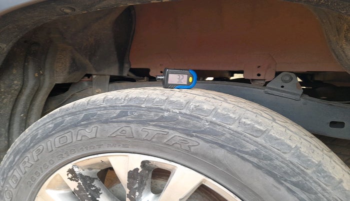 2022 Toyota HILUX HIGH 4X4 MT, Diesel, Manual, 68,001 km, tyre