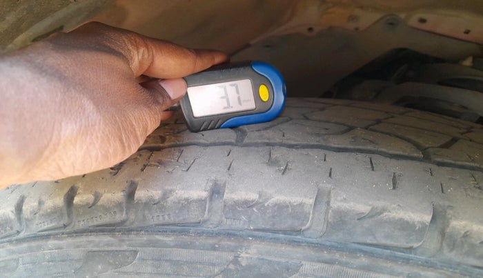 2022 Toyota HILUX HIGH 4X4 MT, Diesel, Manual, 68,001 km, tyre