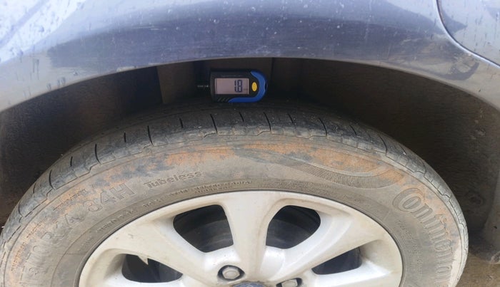 2012 Ford Figo TITANIUM 1.2 PETROL, Petrol, Manual, 1,42,840 km, tyre