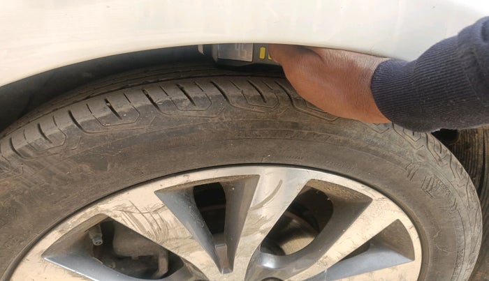 2014 Hyundai Verna FLUIDIC 1.6 CRDI SX AT, Diesel, Automatic, 1,56,094 km, tyre