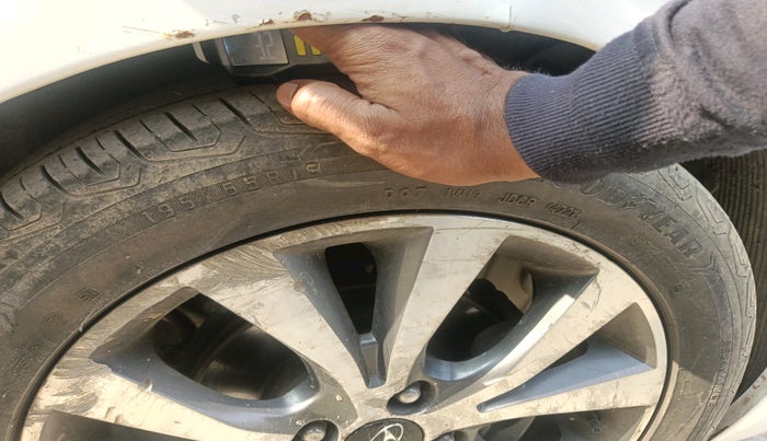 2014 Hyundai Verna FLUIDIC 1.6 CRDI SX AT, Diesel, Automatic, 1,56,094 km, tyre