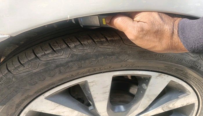 2014 Hyundai Verna FLUIDIC 1.6 CRDI SX AT, Diesel, Automatic, 1,56,094 km, tyre