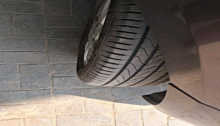 2017 Tata Tiago XZ PETROL, Petrol, Manual, 1,49,936 km, tyre