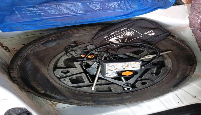 2021 Tata PUNCH ADVENTURE MT, Petrol, Manual, 37,733 km, tyre