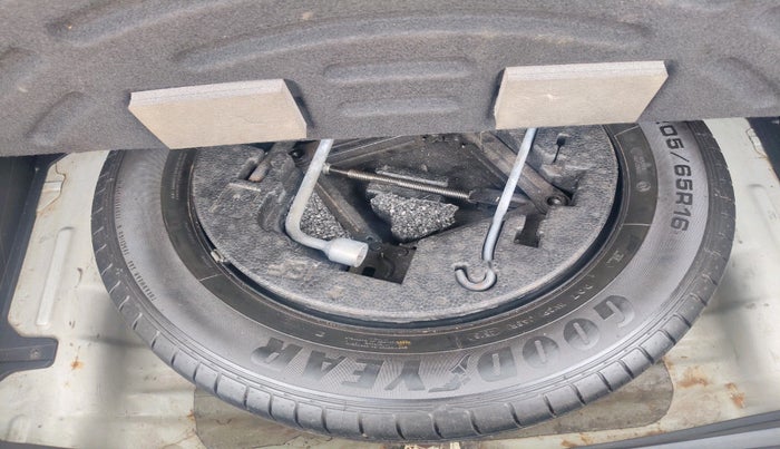 2015 Hyundai Creta SX PLUS 1.6 PETROL, Petrol, Manual, 1,09,762 km, tyre