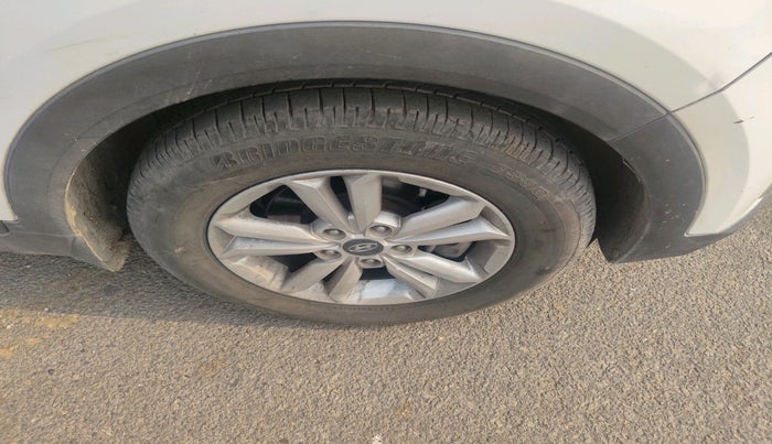 2015 Hyundai Creta SX PLUS 1.6 PETROL, Petrol, Manual, 1,09,762 km, tyre