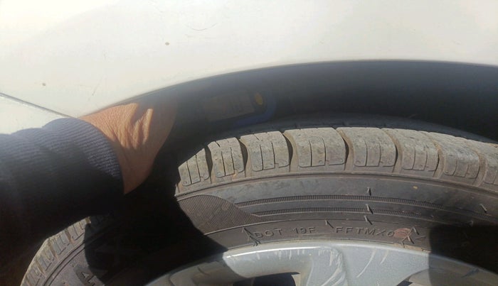 2014 Hyundai Eon MAGNA +, Petrol, Manual, 37,824 km, tyre