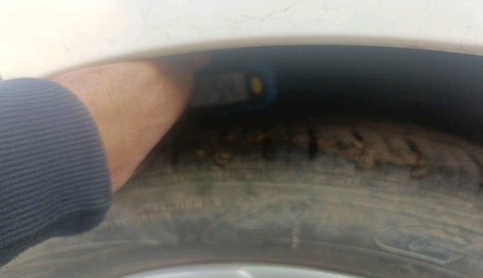 2014 Hyundai Eon MAGNA +, Petrol, Manual, 37,824 km, tyre