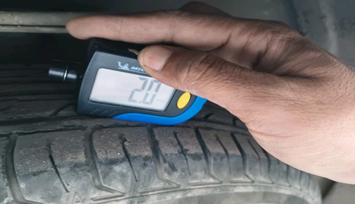 2011 Maruti Swift VXI, Petrol, Manual, 63,322 km, tyre